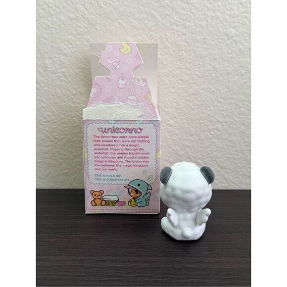 Tokidoki Cozy Unicorno Blind Box Figure - Snuggles - Picture 3 of 5